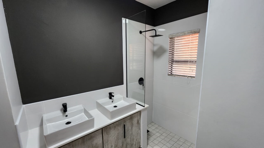 To Let 3 Bedroom Property for Rent in Waterval East North West